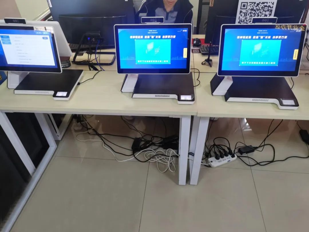 一窗受理終端,助力政務(wù)實(shí)現(xiàn)高效便捷服務(wù) 一窗受理終端,助力政務(wù)實(shí)現(xiàn)高效便捷服務(wù)